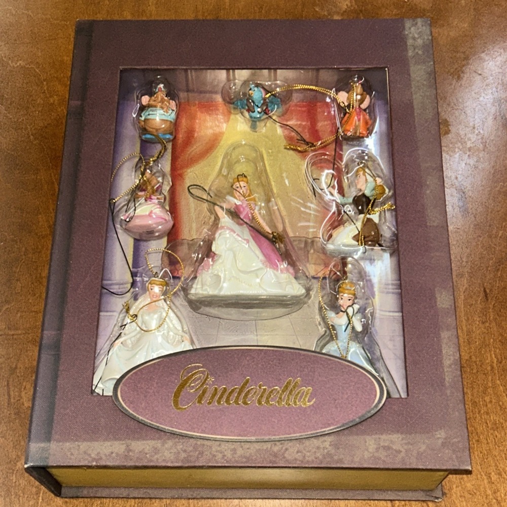 Walt Disney's Cinderella Storybook Christmas Ornaments‎
